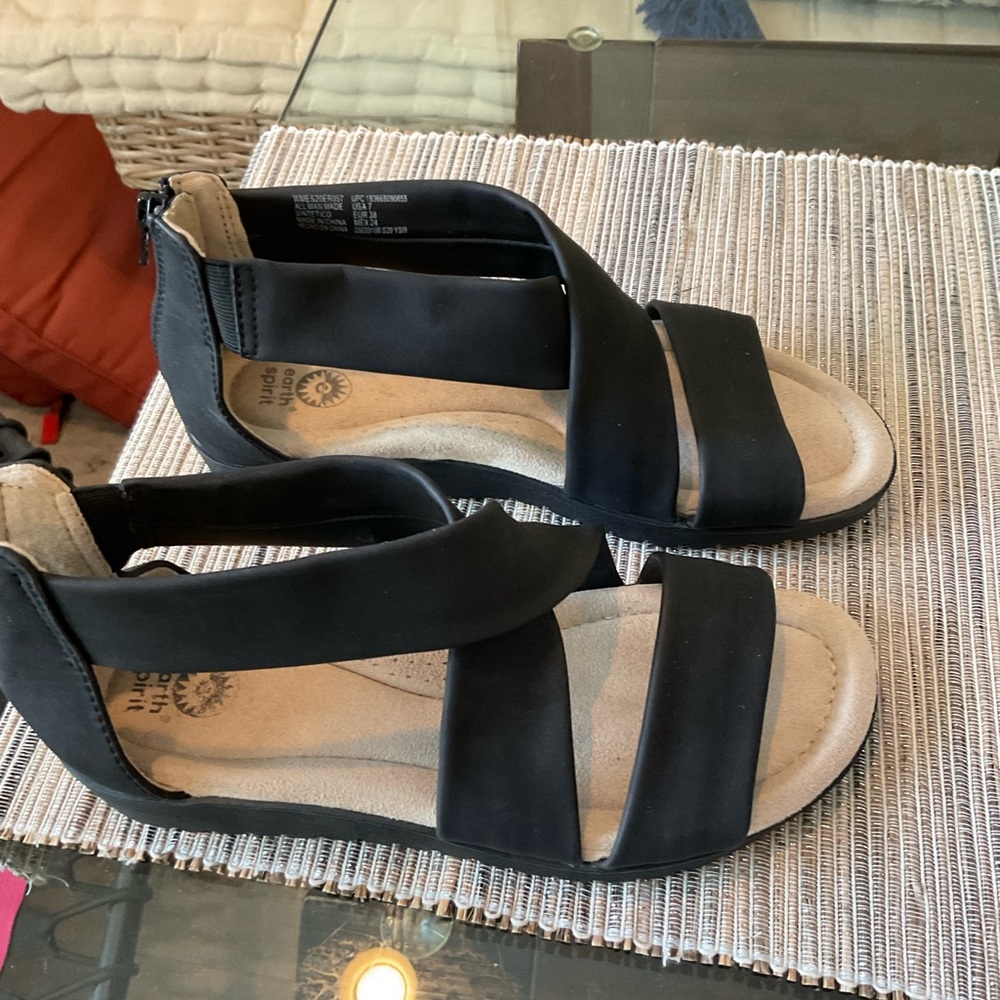 Earth Spirit Cross band Gladiator sandal with back zip.